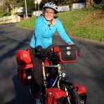 Melanie überglücklich auf ihrem Lastenesel.