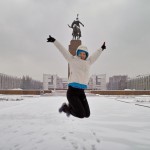 Melanie auf dem Ala-Too Platz