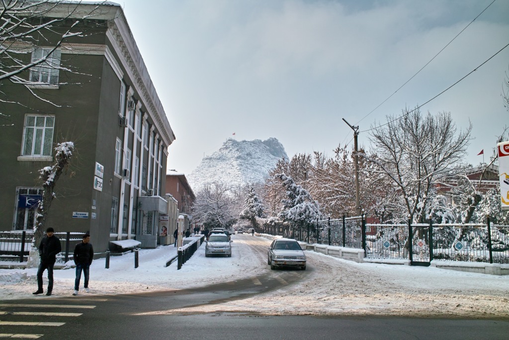 Suleiman-Too von der Lenin Straße