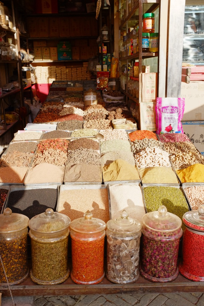 Gewürze und Tee in Kashgar
