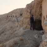 Durch den Tunnel zu weiteren Grotten