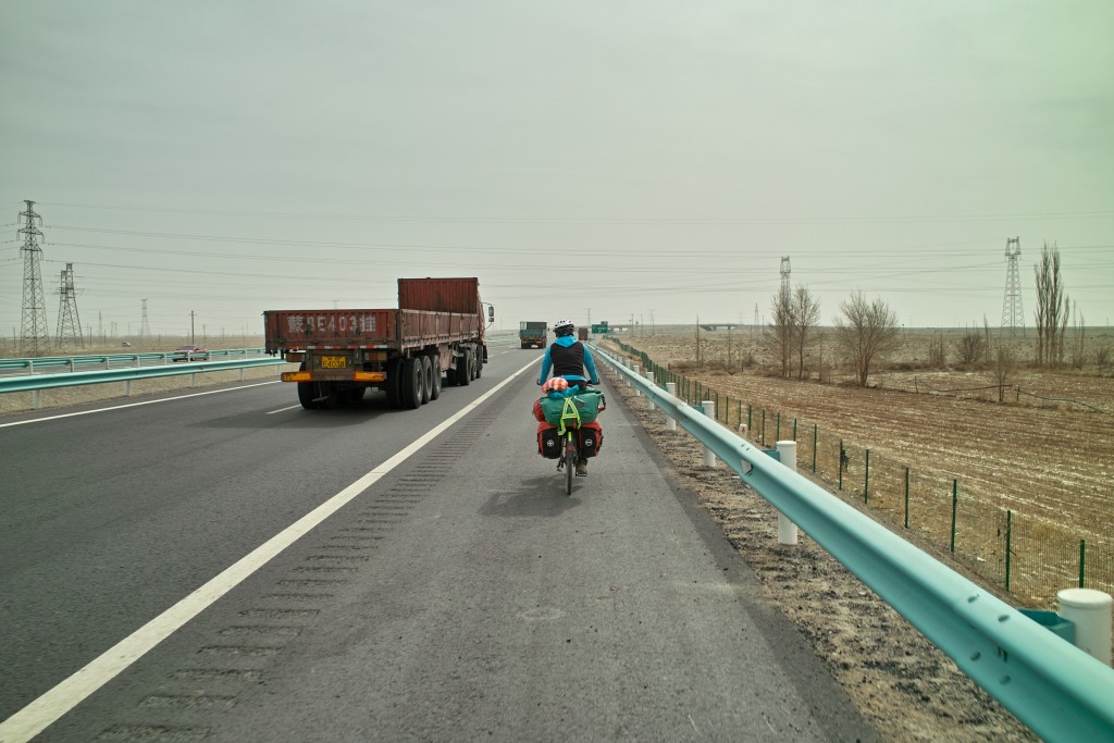 LKWs - ständige Begleiter