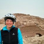 Mellie in den Ruinen einer alten Ziegelbrennerei