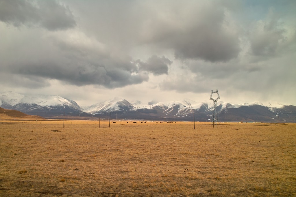 Dunkle Wolken ziehen auf