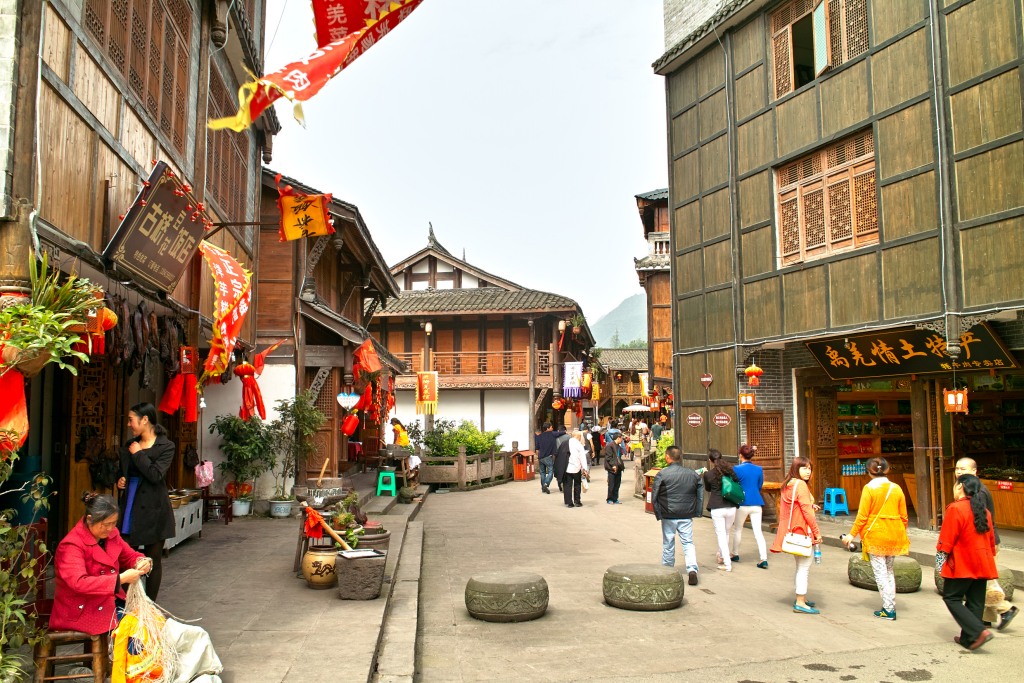 Kleine Gassen und Kanäle durchziehen die neue Stadt.