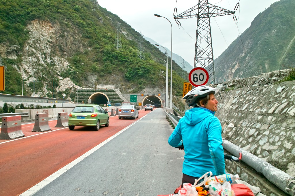 Oh nein, noch weitere 5 Km Tunnel.